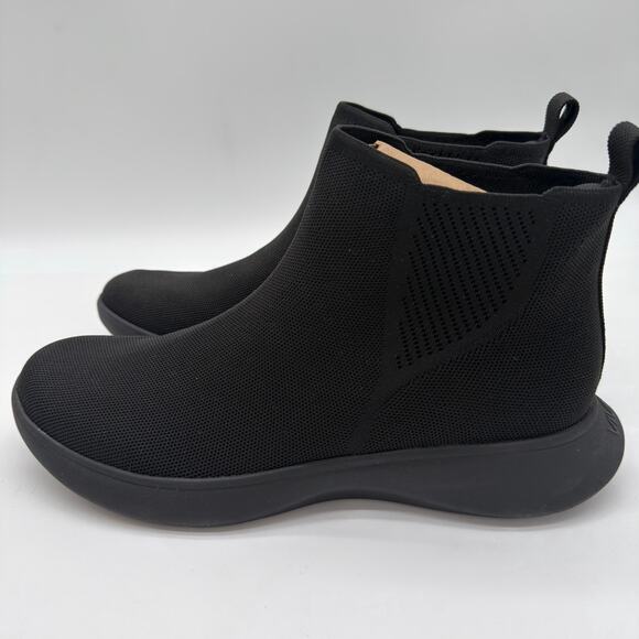 Vivaia Delilah Urban Lightweight Slip On Comfort Water RPT Sneaker Boots 10.5 main image 4